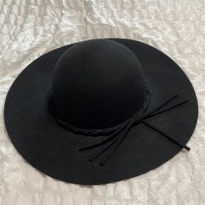 Target black felt hat